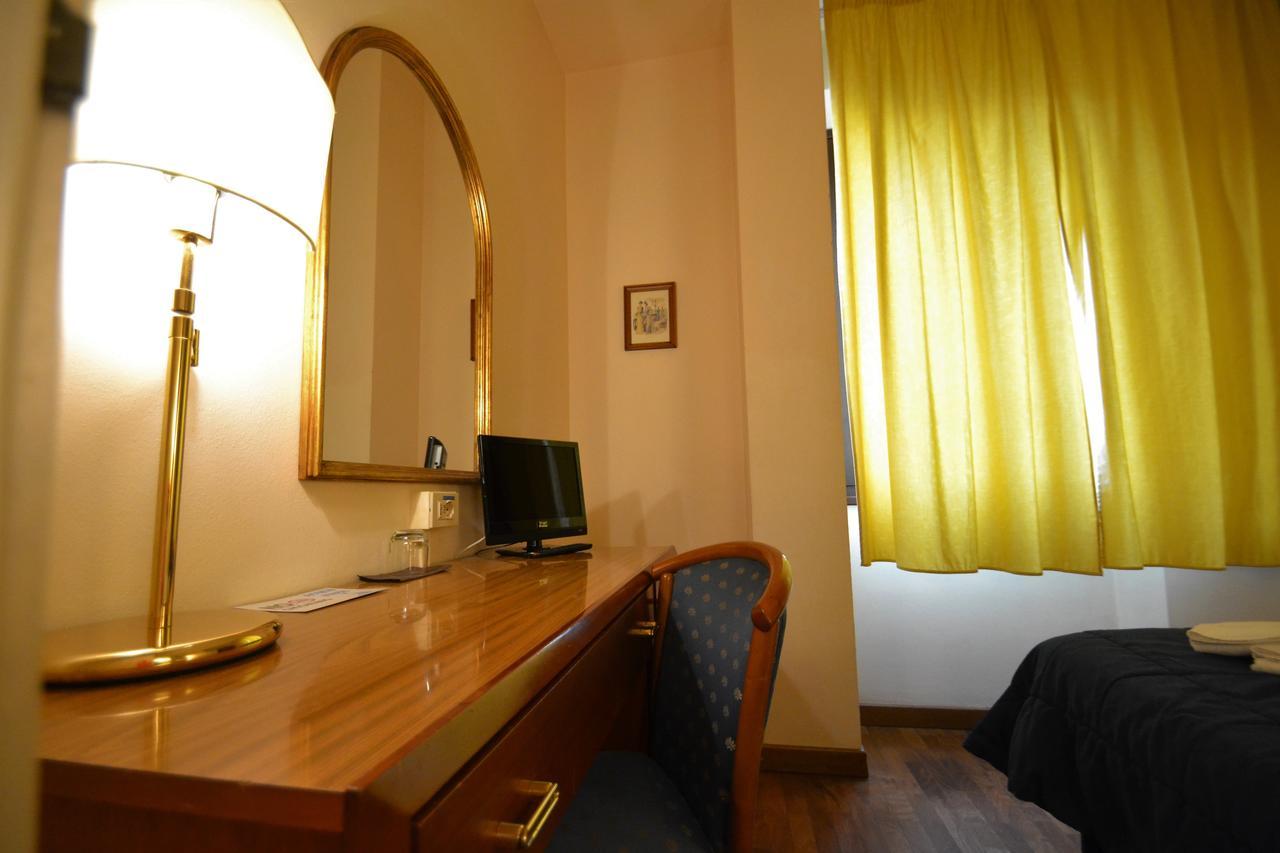 Hotel Posta Cecina  Exterior photo