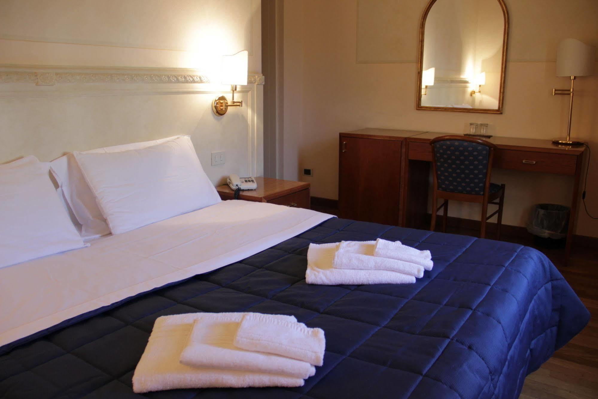 Hotel Posta Cecina  Exterior photo
